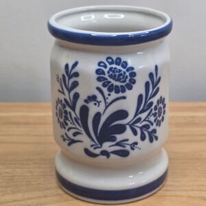 Vintage UCGC Taiwan 5" Ceramic Vase Utensil Holder Blue And White Floral Crock